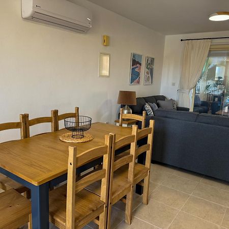 Ferienwohnung Royal-Seacrest Oasis, Pool-Side Paphos Exterior foto