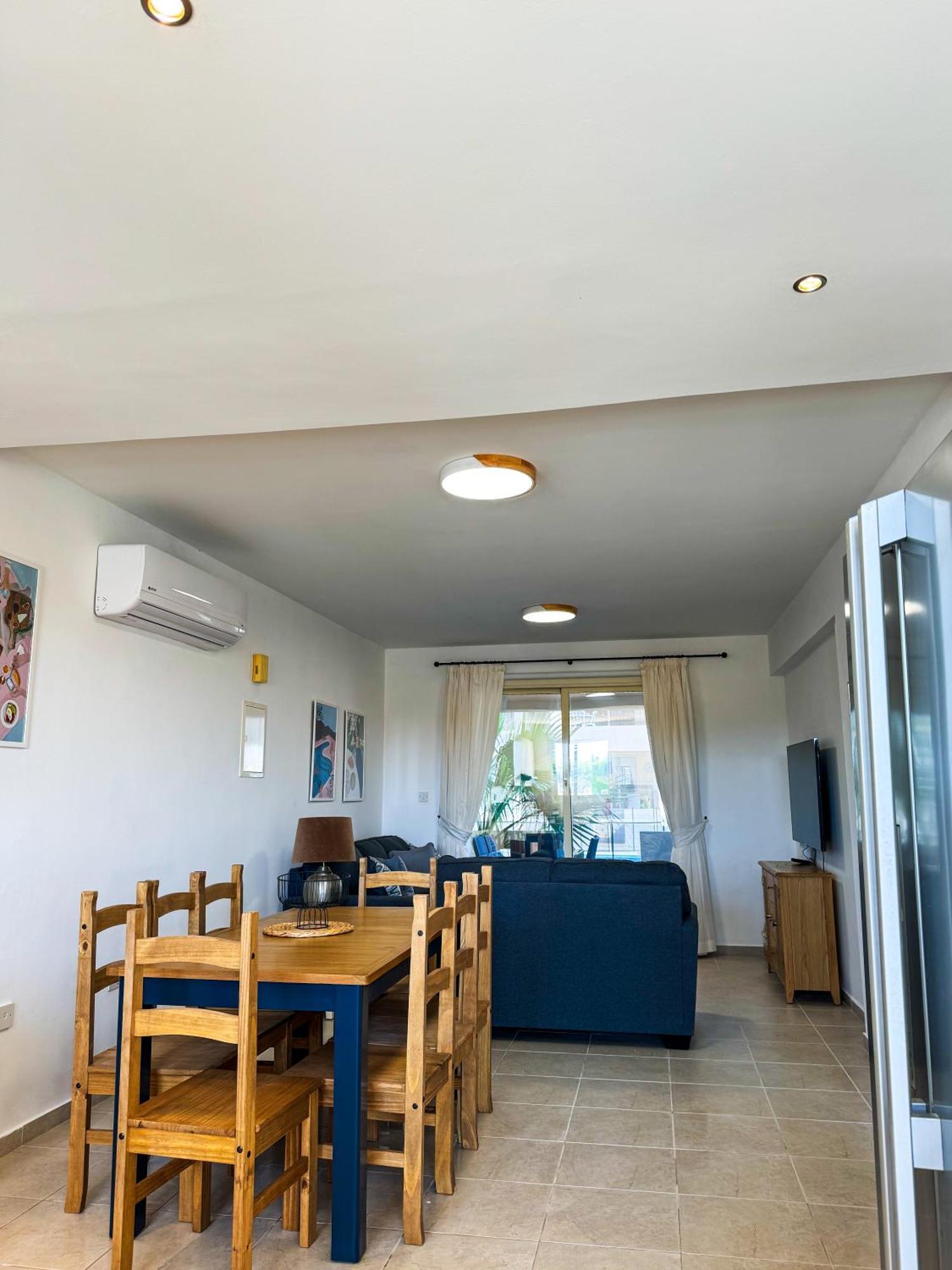 Ferienwohnung Royal-Seacrest Oasis, Pool-Side Paphos Exterior foto