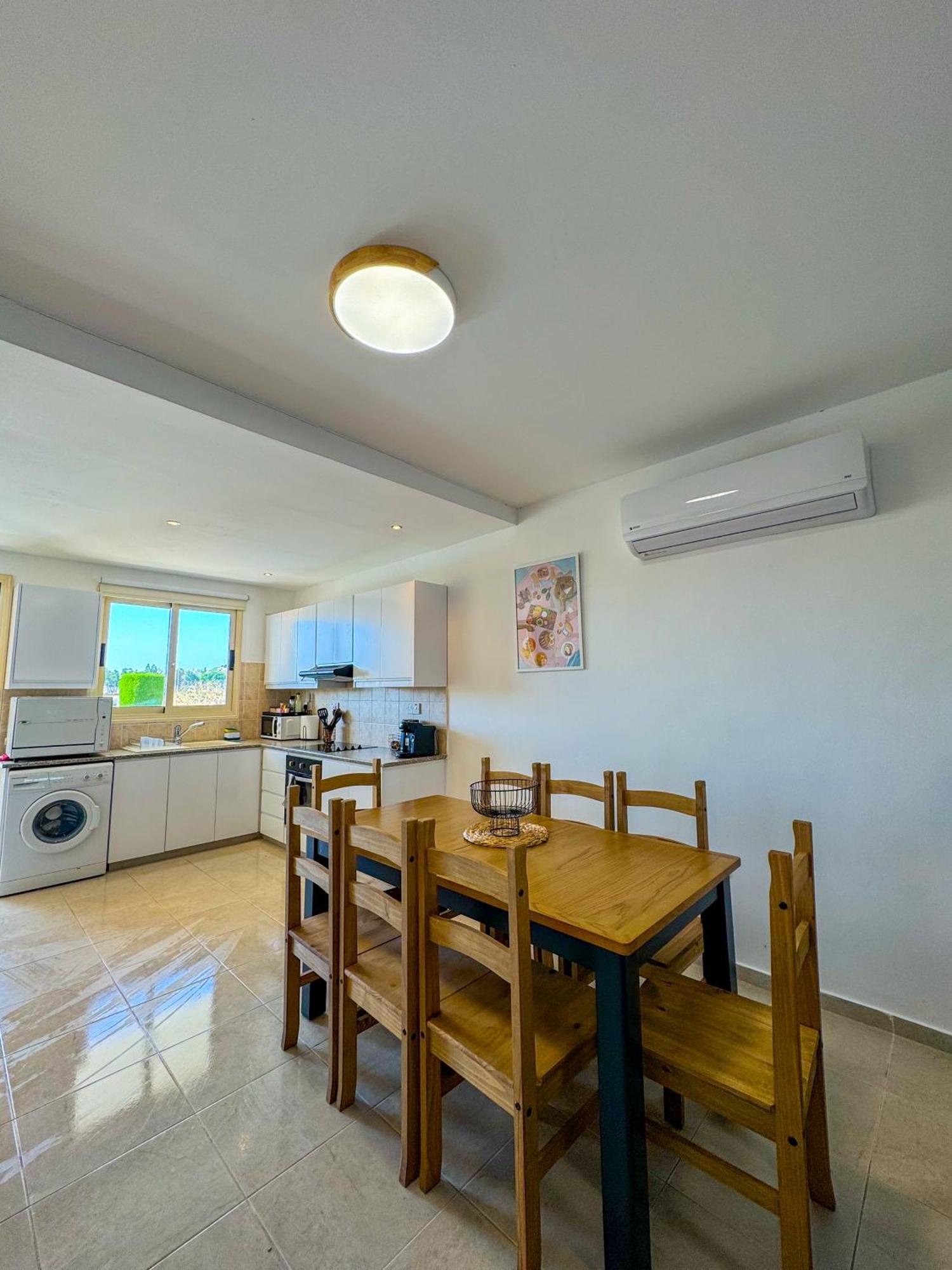 Ferienwohnung Royal-Seacrest Oasis, Pool-Side Paphos Exterior foto
