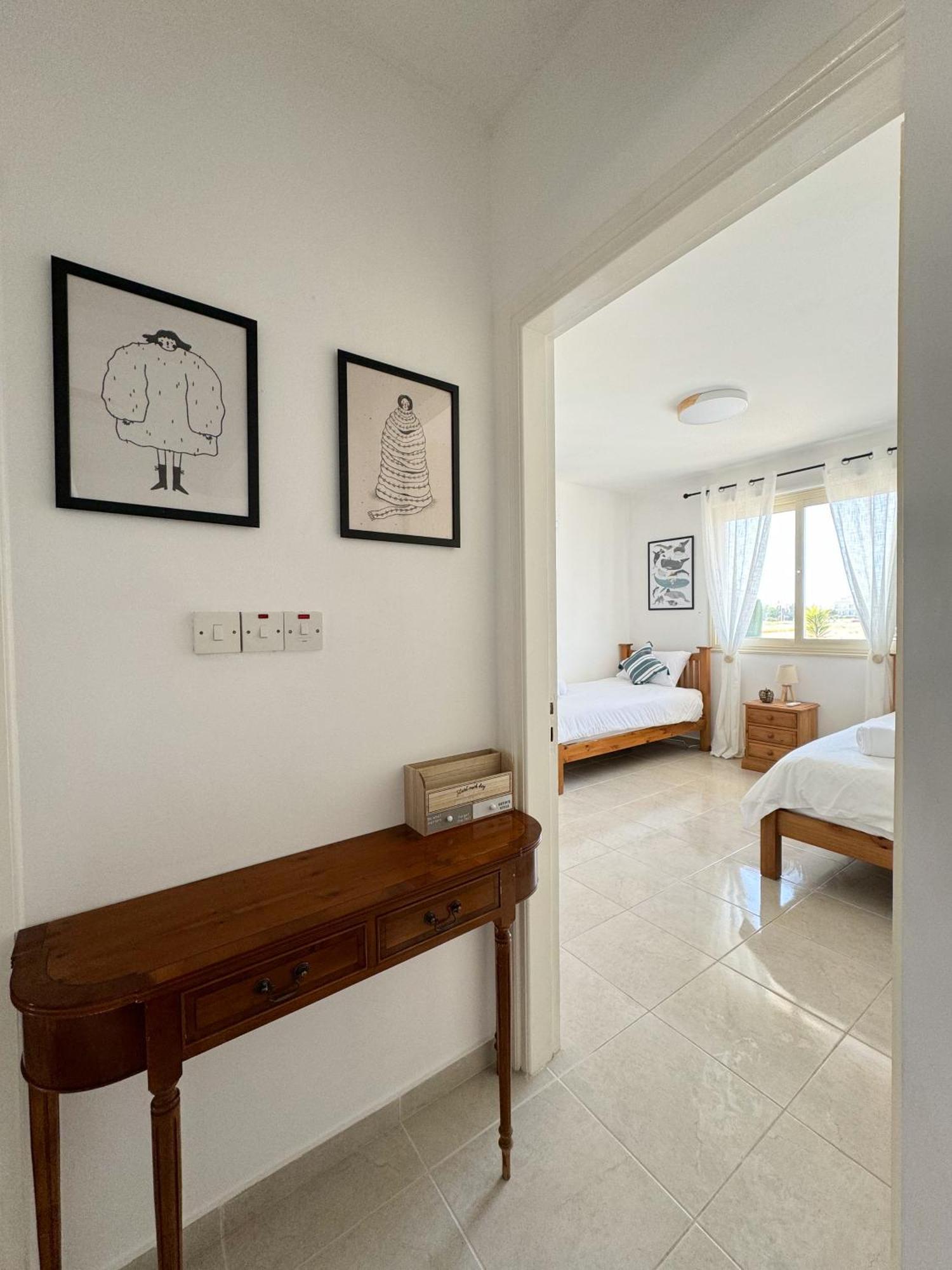 Ferienwohnung Royal-Seacrest Oasis, Pool-Side Paphos Exterior foto