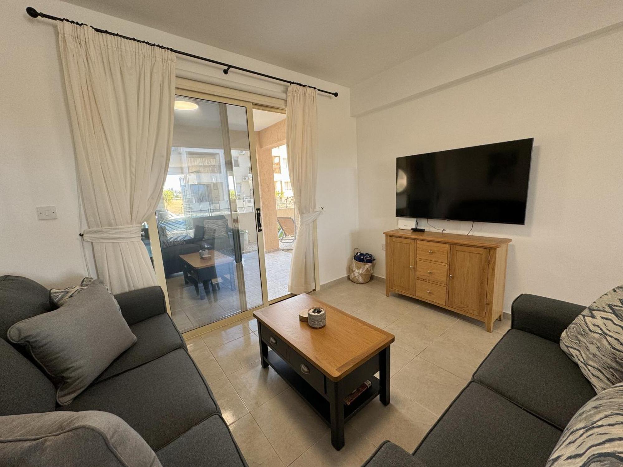 Ferienwohnung Royal-Seacrest Oasis, Pool-Side Paphos Exterior foto