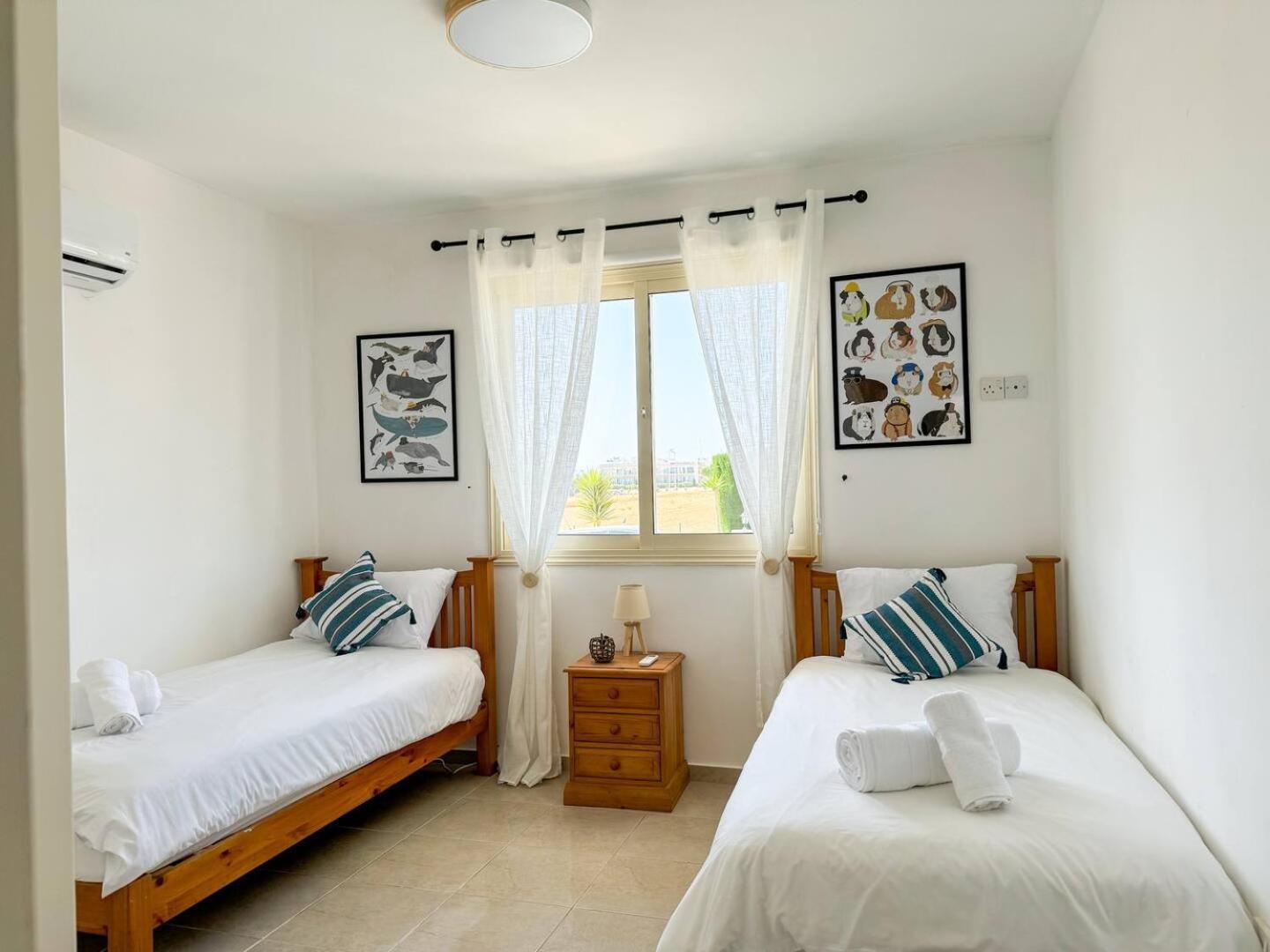 Ferienwohnung Royal-Seacrest Oasis, Pool-Side Paphos Exterior foto