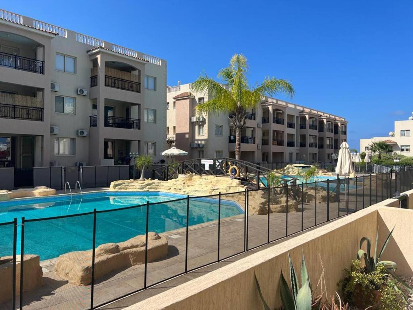 Ferienwohnung Royal-Seacrest Oasis, Pool-Side Paphos Exterior foto